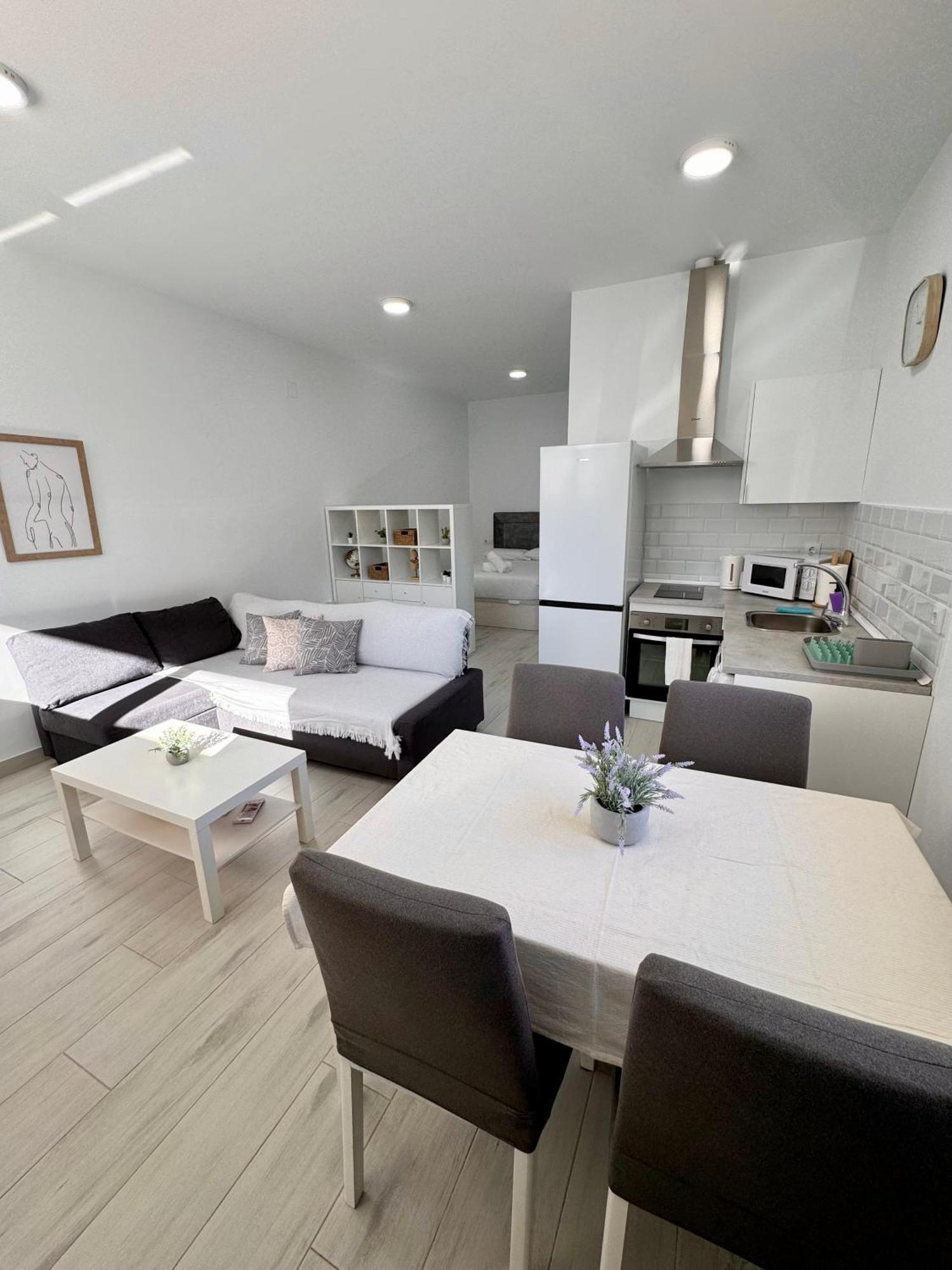 Estudio Playa La Misericordia Malaga Bagian luar foto